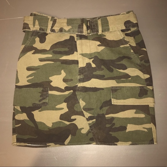 Active USA Dresses & Skirts - NWT Active USA black and green camouflage skirt with matching belt size small